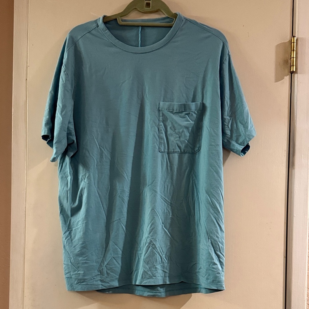 Lululemon Men’s Pocket T Shirt Large Teal Blue Short Sleeve Cotton